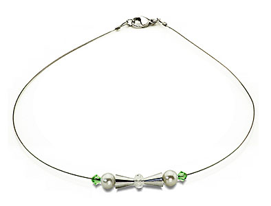 SWAROVSKI (R) Kristalle in Kombination mit: BELLASIX (R) 1908-K Halskette grün 925 Silber/Verschluss Muschelkern-Perle Brautschmuck